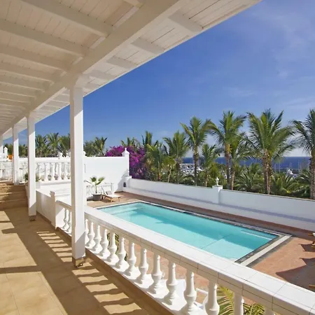 Puerto Del Carmen Sleeps 6 Pool Air Con Wifi Villa Puerto del Carmen (Lanzarote)